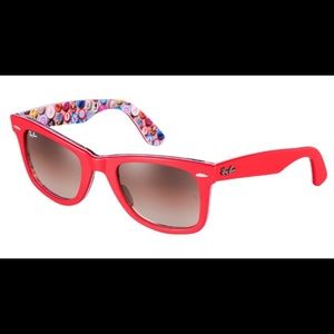 Red Ray-Ban Wayferers